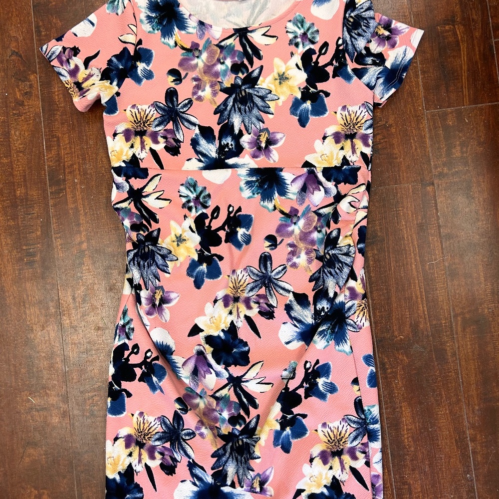 Pink blush maternity large pink floral short sleeve mini dress